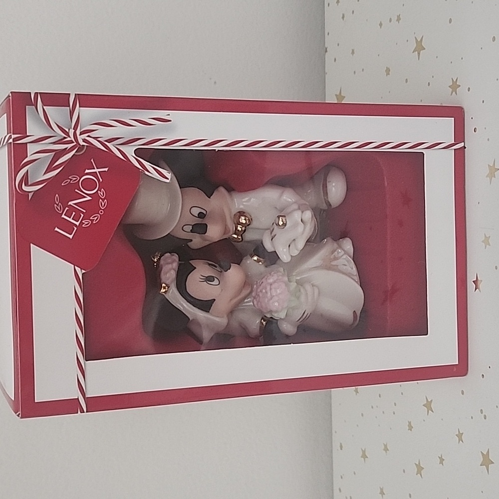Disney Lenox Minnie's Dream Wedding Ornament